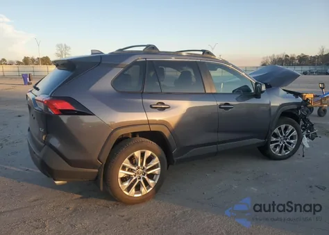 2024 Toyota Rav4 Xle Premium z USA, uszkodzony, nr VIN 2T3C1RFV1RC284430